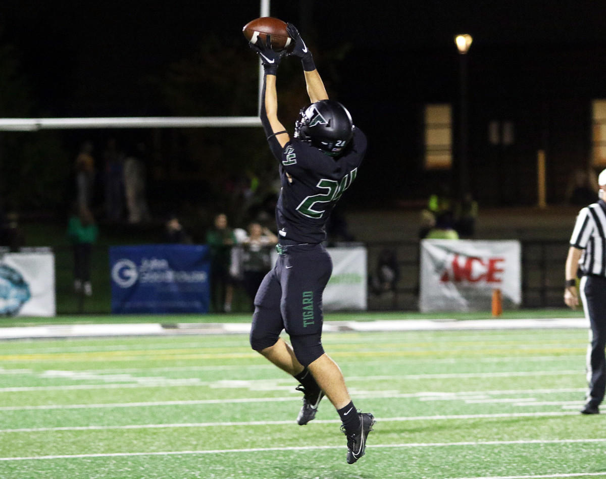 a Oregon City Tigard football Oregon September 29 2023 Dan Brood 30